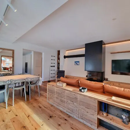 Riverside 1st Floor South *