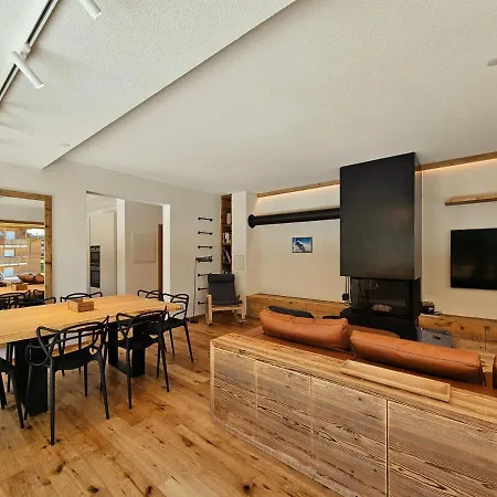 Riverside 1st Floor South *